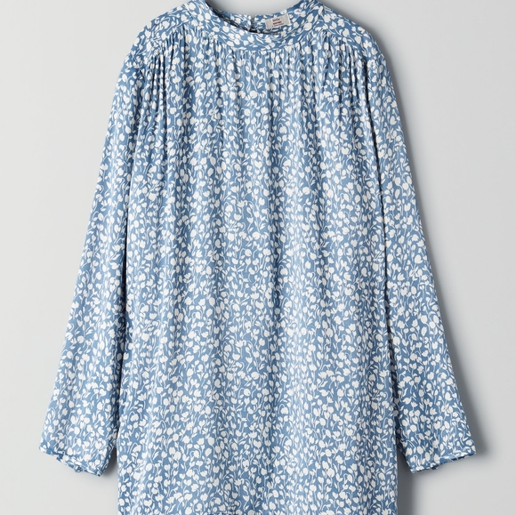 Aritzia Dresses & Skirts - ⭐Host Pick⭐ Aritzia Little Moon Floral Dress